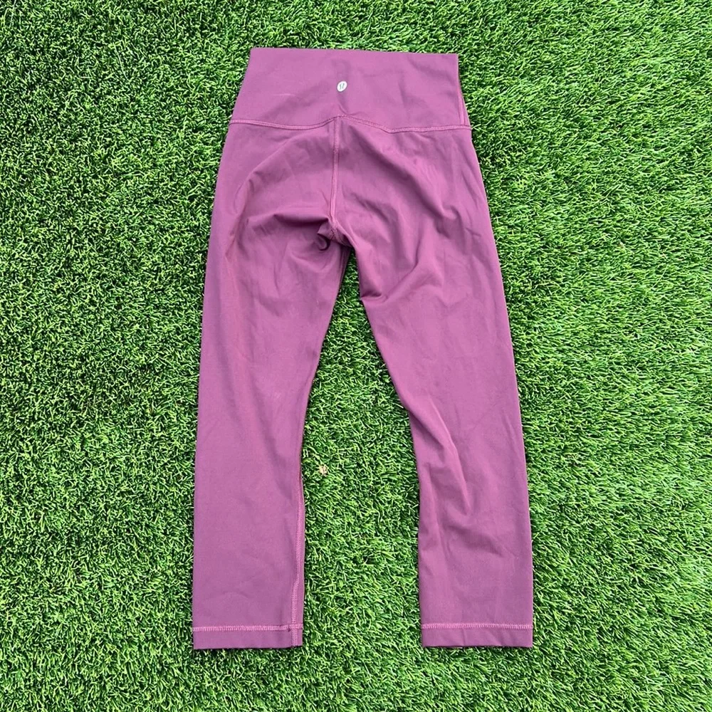 Like New Lululemon Wunder Under Crop Leggings - Picture 2 of 6